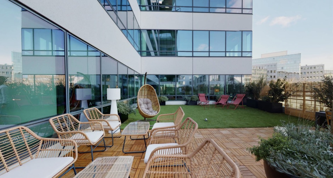 Terrasse extérieure du Campus ISFP